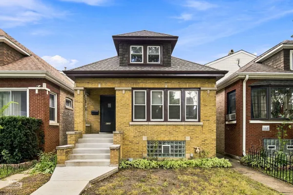 $424,900 | 4150 West Melrose Street, Chicago, IL 60641