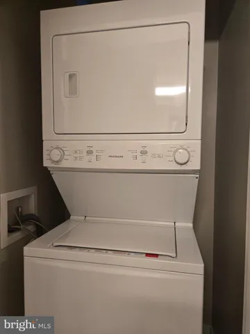 a close up view of washer and dryer