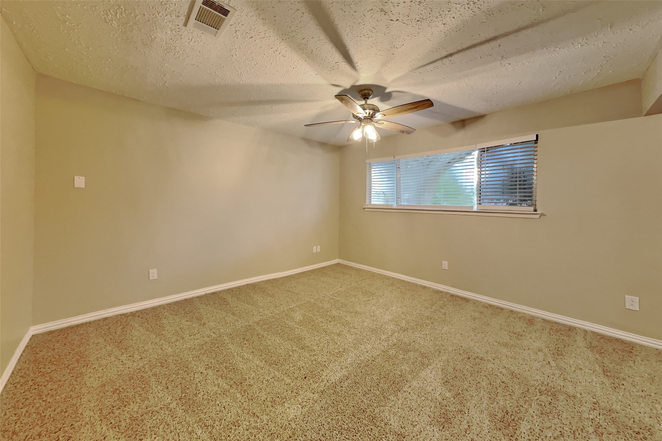 4734 Lost Lake Lane Spring, TX 77388 - Photo 12 of 20 Gallery Image 12