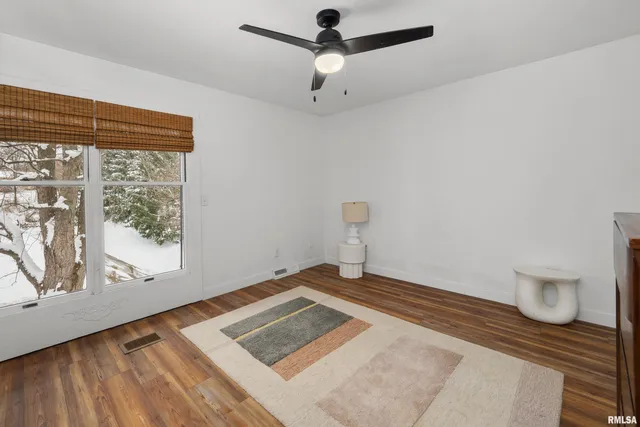 $285,000 | 8325 55th Street, Coal Valley, IL 61240