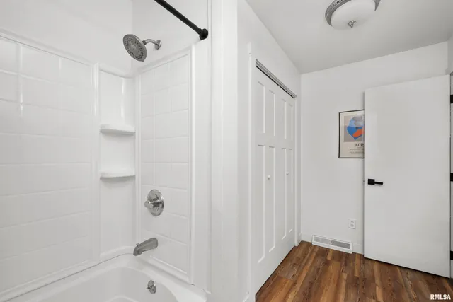 $285,000 | 8325 55th Street, Coal Valley, IL 61240