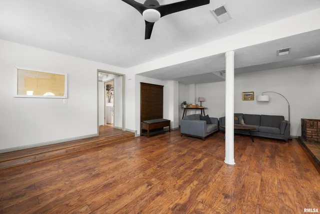 $285,000 | 8325 55th Street, Coal Valley, IL 61240