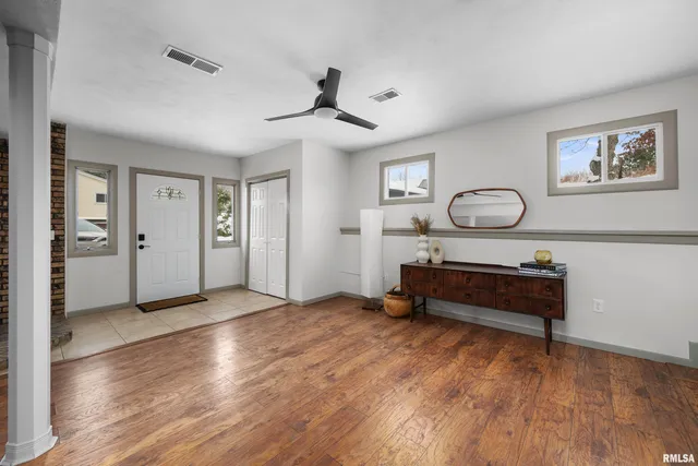 $285,000 | 8325 55th Street, Coal Valley, IL 61240