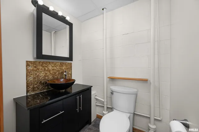 $285,000 | 8325 55th Street, Coal Valley, IL 61240