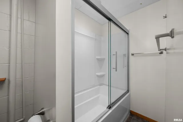 $285,000 | 8325 55th Street, Coal Valley, IL 61240