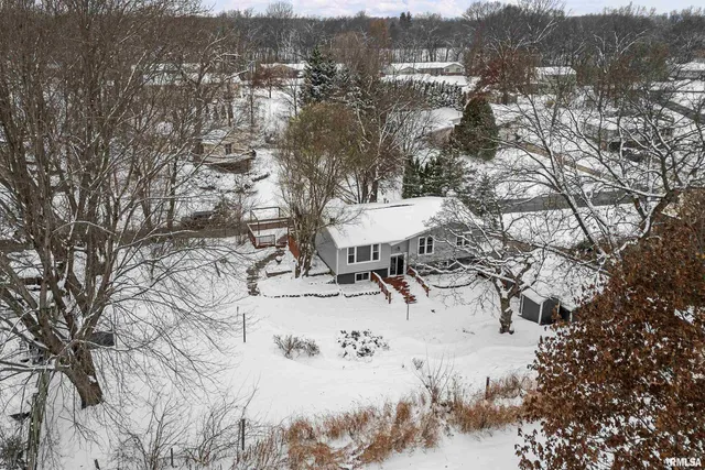 $285,000 | 8325 55th Street, Coal Valley, IL 61240