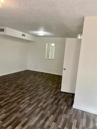 $720 | 1300 North Walnut Avenue, Friona, TX 79035