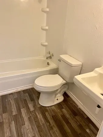 $720 | 1300 North Walnut Avenue, Friona, TX 79035