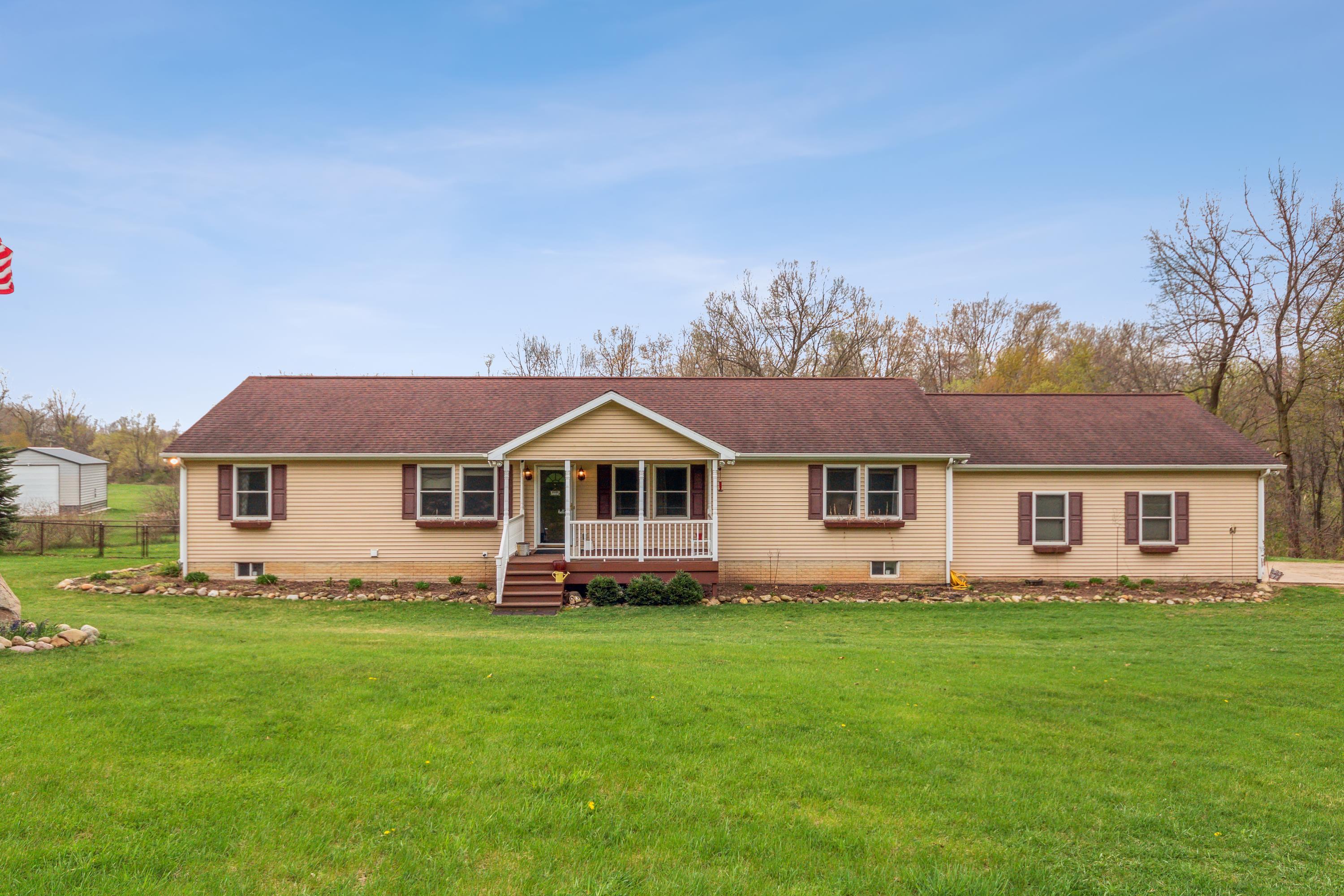 2979 Genesee Road Jonesville, MI 49250 - Photo 3 of 52 3