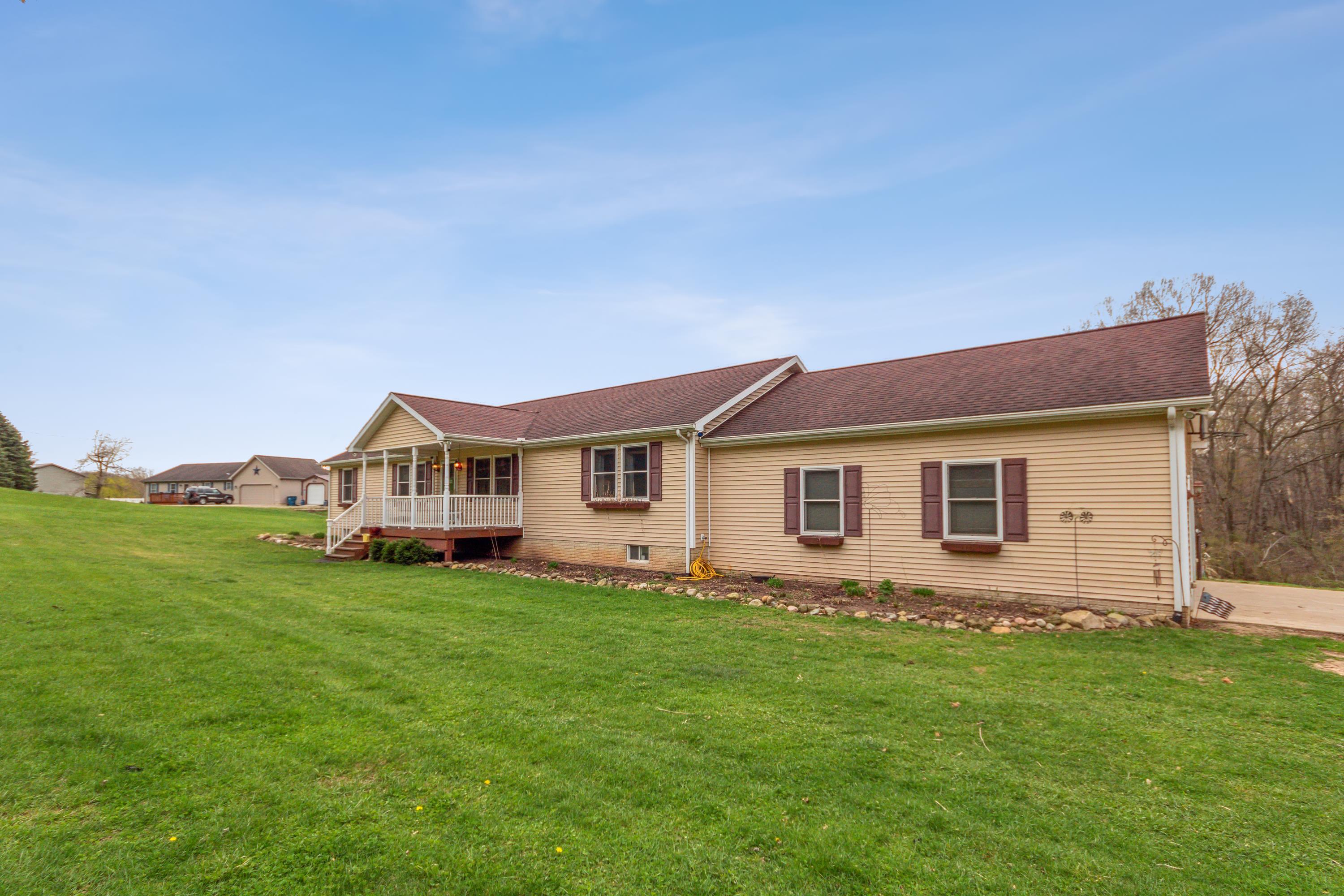2979 Genesee Road Jonesville, MI 49250 - Photo 4 of 52 4