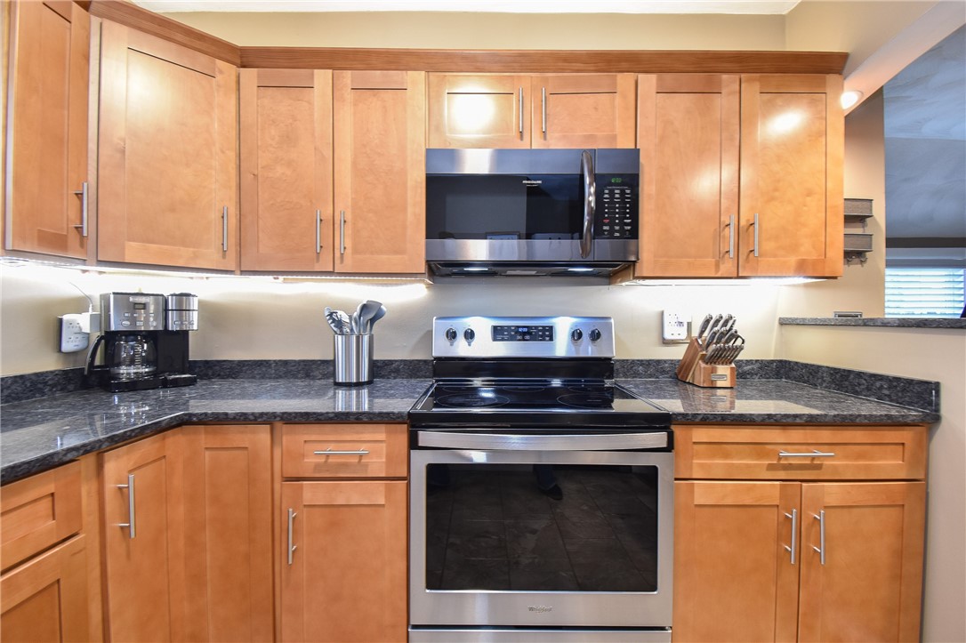 40 Arlee Street Warwick, RI 02889 - Photo 8 of 28 Kitchen