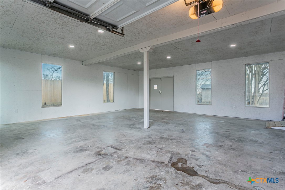 301 Thomas Street Rogers, TX 76569 - Photo 21 of 29