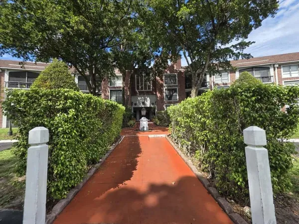 $150,000 | 3760 Inverrary Drive, Unit 3N, Lauderhill, FL 33319