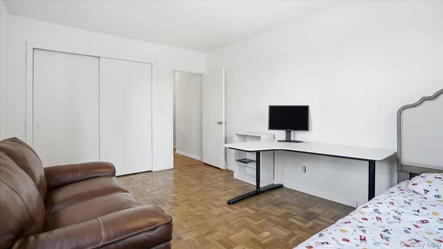 $498,000 | 46 Grace Avenue, Unit 1L, Great Neck, NY 11021