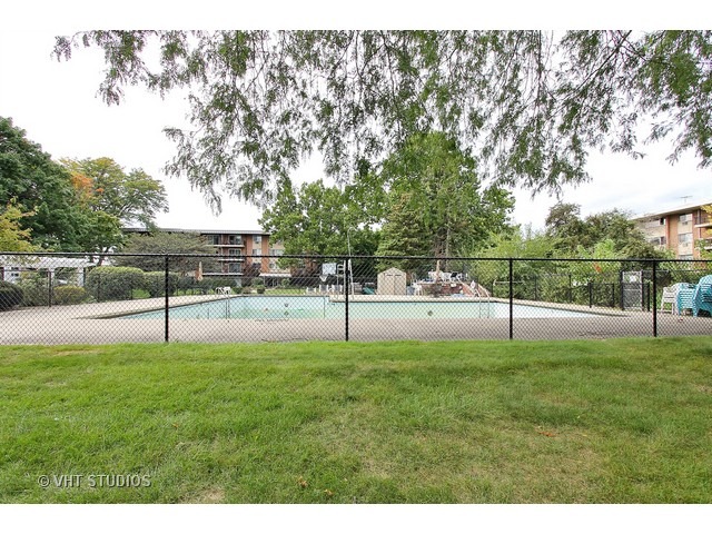 2206 South Goebbert Road, Unit 409 Arlington Heights, IL 60005 - Photo 13 of 17