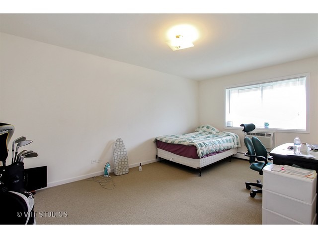 2206 South Goebbert Road, Unit 409 Arlington Heights, IL 60005 - Photo 6 of 17