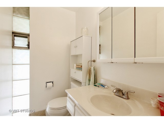 2206 South Goebbert Road, Unit 409 Arlington Heights, IL 60005 - Photo 7 of 17