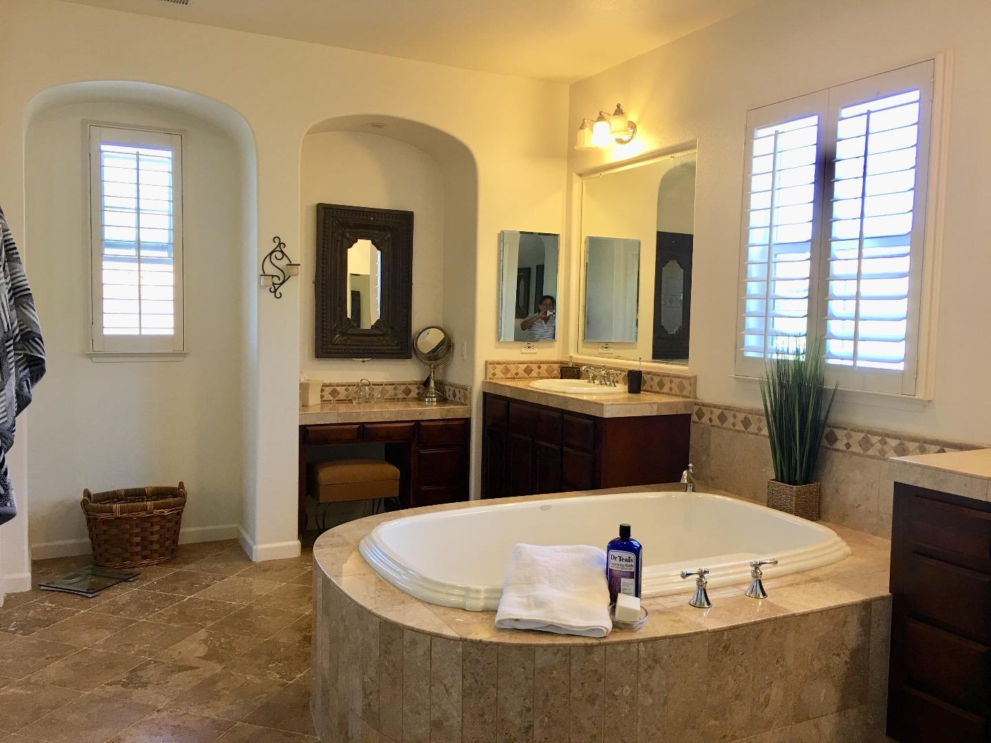 7512 Strath Place Gilroy, CA 95020 - Photo 13 of 33 Gallery Image 13