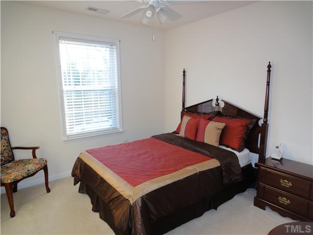 4621 Drewbridge Way Raleigh, NC 27604 - Photo 18 of 25 Third bedroom on the front of the house also has a ceiling fan.