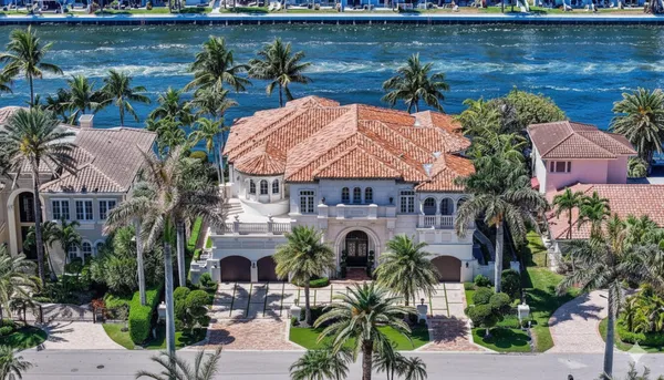 $9,975,000 | 4216 Intracoastal Drive, Highland Beach, FL 33487