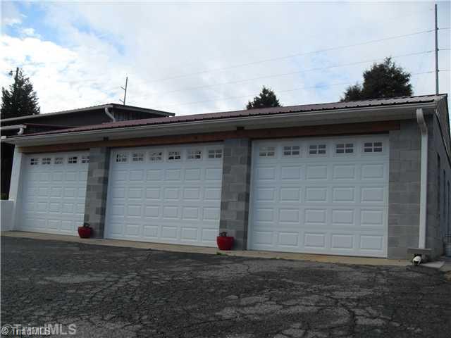 1943 Tyro Road Lexington, NC 27295 - Photo 4 of 16 Parking Lot/Garage.