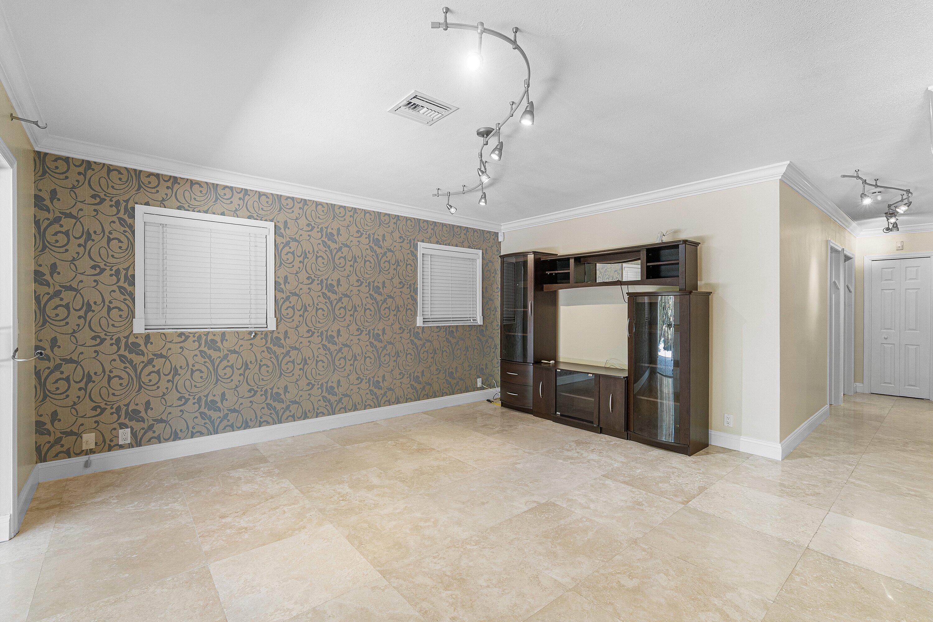317 Northeast 2nd Street Boca Raton, FL 33432 - Photo 18 of 37 022-317Northeast2ndStreet-BocaRaton-FL-3