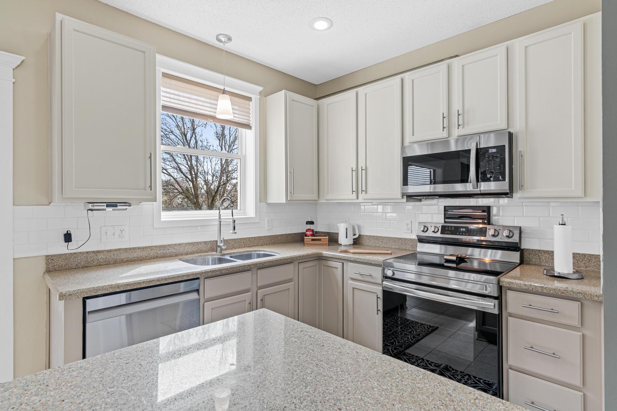 9260 Olive Lane North Maple Grove, MN 55311 - Photo 10 of 34