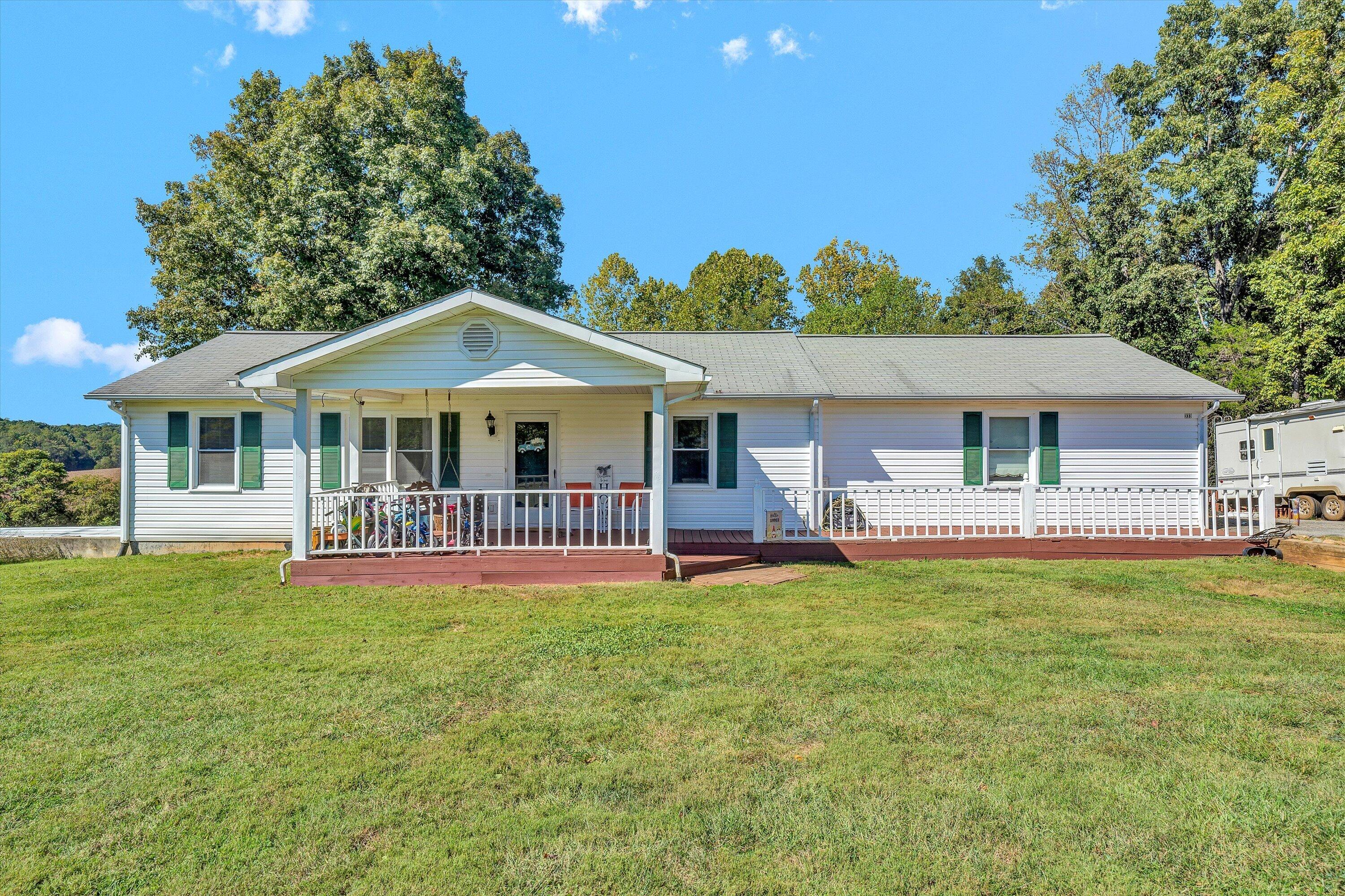 333 Farmington Road Hardy, VA 24101 - Photo 2 of 44 Front of Home