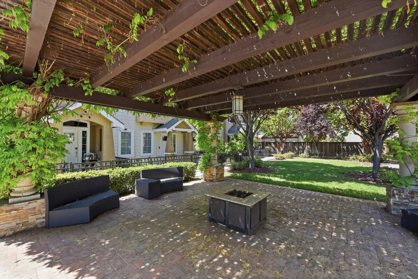 2222 Raspberry Lane Mountain View, CA 94043 - Photo 40 of 57 Gallery Image 40