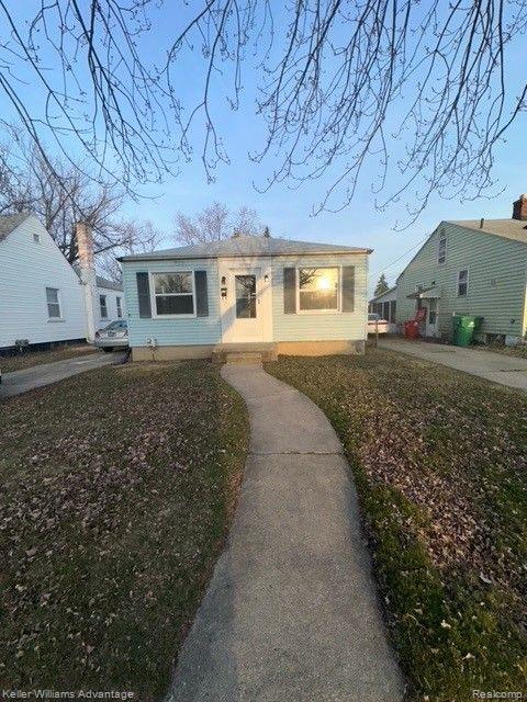 22036 Normandy Avenue Eastpointe, MI 48021 - Photo 1 of 10