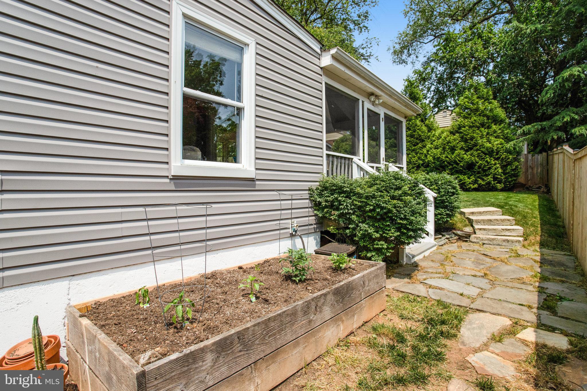 2825 West George Mason Road Falls Church, VA 22042 - Photo 46 of 47 Garden Area