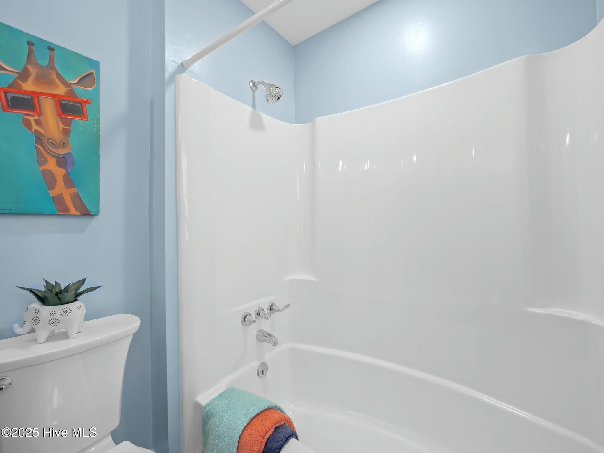 4112 Country Club Road Morehead City, NC 28557 - Photo 27 of 53 Principle Bathroom