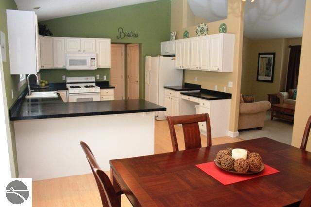 429 East Silver Lake Road Traverse City, MI 49685 - Photo 15 of 38 1743136-14.JPG