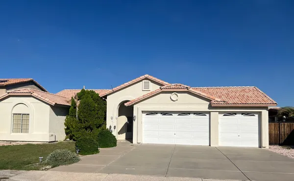 $2,650 | 15761 North 77th Avenue, Peoria, AZ 85382
