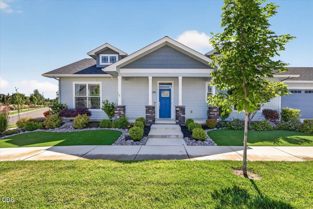 1618 River Run Street Central Point, OR 97502 - Photo 4 of 36