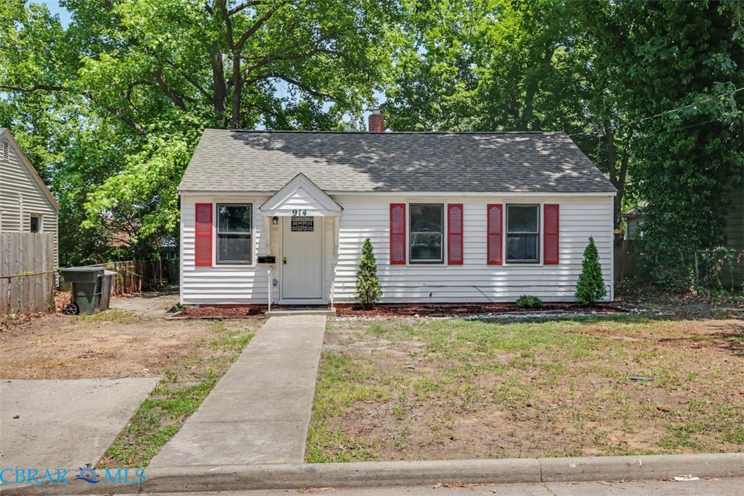 914 Ridgeway Avenue Hampton, VA 23661 - Photo 2 of 33 a house view with a outdoor space