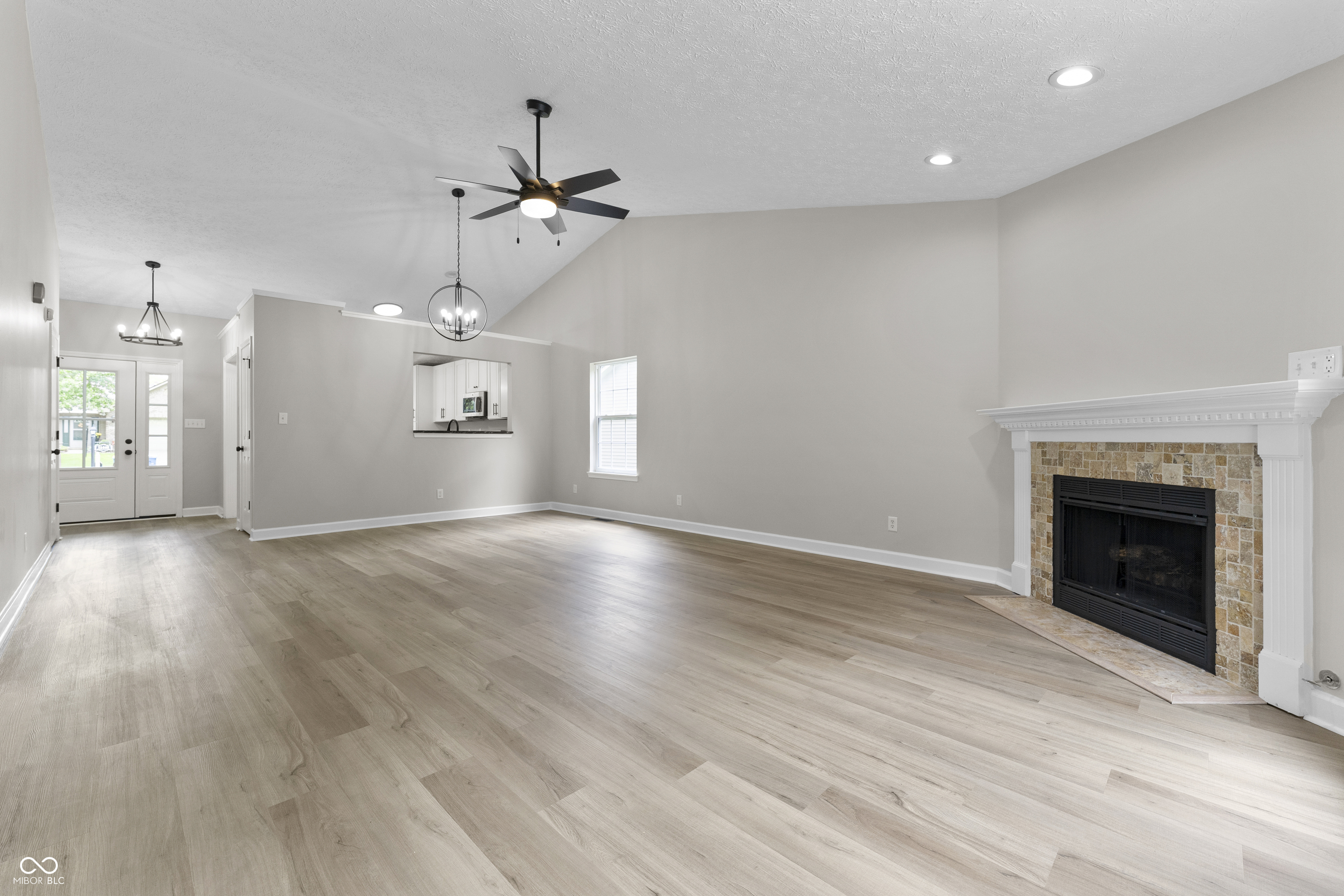 11448 Wilderness Trail Fishers, IN 46038 - Photo 9 of 44
