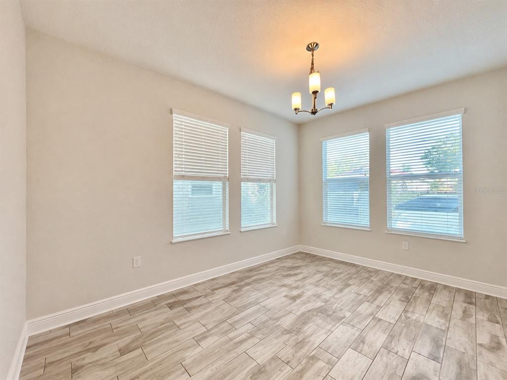 2951 West Cherry Street Tampa, FL 33607 - Photo 7 of 25 a view of an empty room with a window