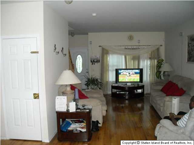320 Harbor Road Staten Island, NY 10303 - Photo 4 of 8 Additional Photo