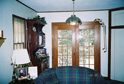 1624 Warren Road Rockford, IL 61108 - Photo 3 of 6 a front view of a house
