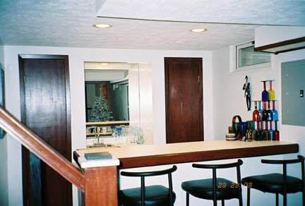 1624 Warren Road Rockford, IL 61108 - Photo 6 of 6 a room with a table and chairs