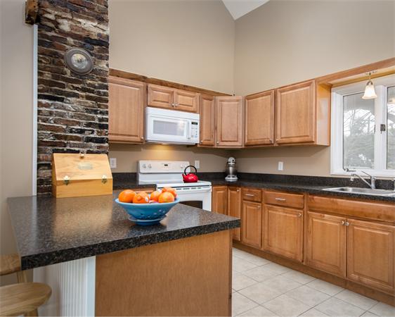 438 New Boston Road Dracut, MA 01826 - Photo 3 of 27 Gallery Image 3