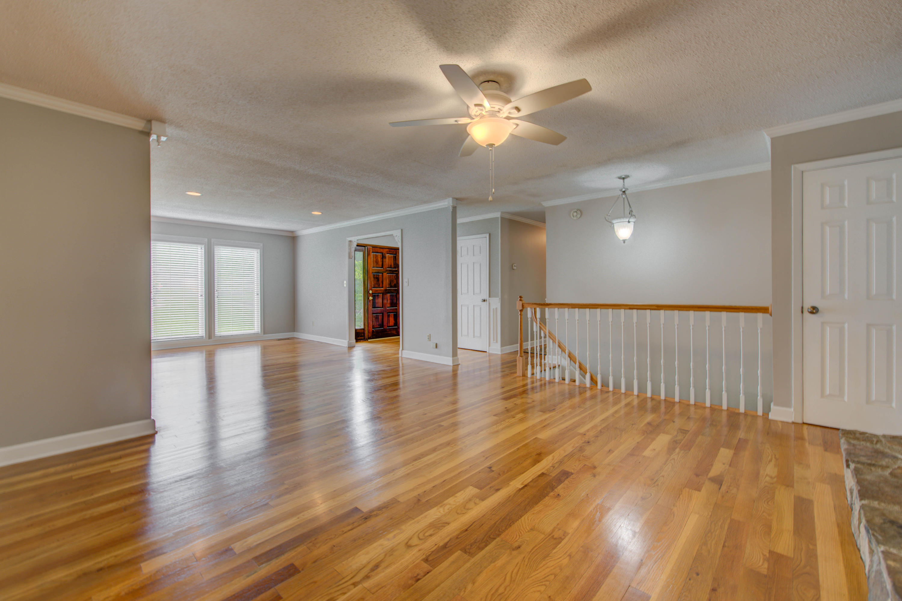 102 Carson Lane Oak Ridge, TN 37830 - Photo 11 of 36 Living Room