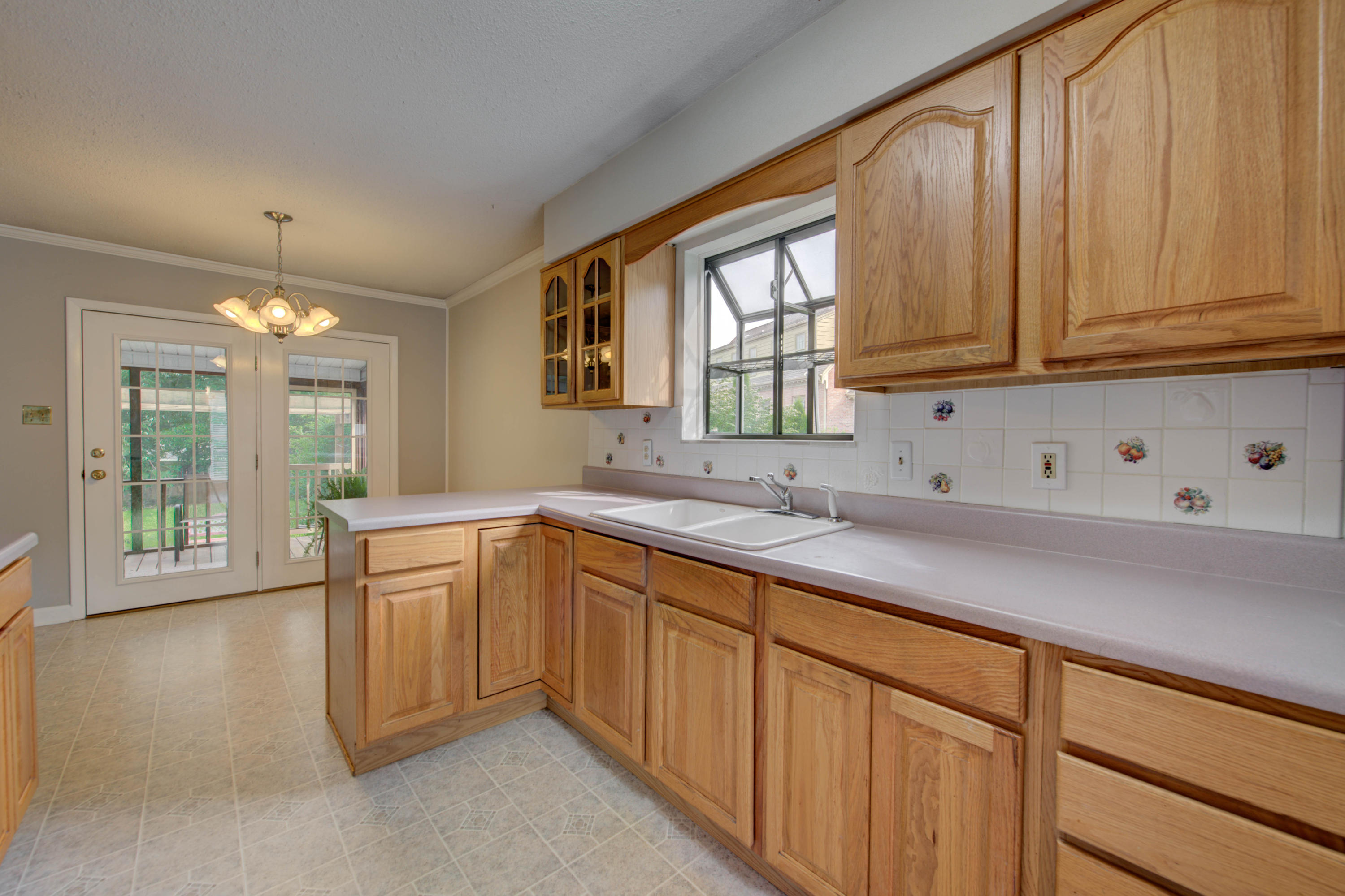 102 Carson Lane Oak Ridge, TN 37830 - Photo 18 of 36 Kitchen