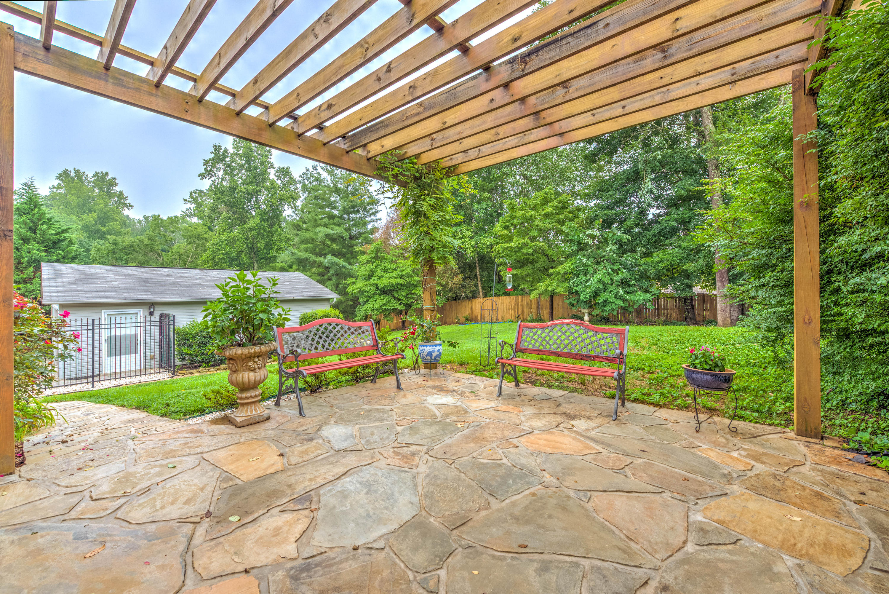 102 Carson Lane Oak Ridge, TN 37830 - Photo 21 of 36 Back patio/fenced yard