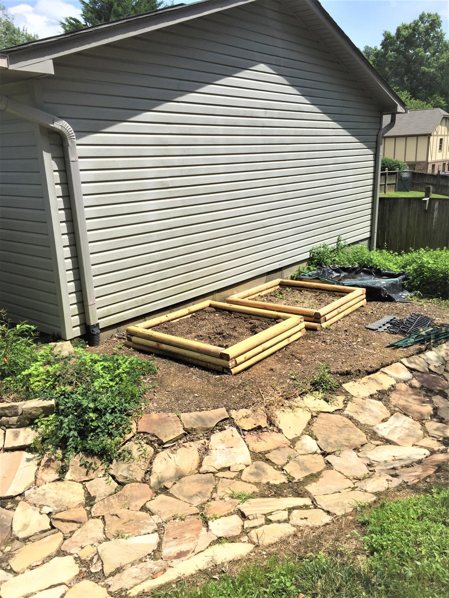 102 Carson Lane Oak Ridge, TN 37830 - Photo 23 of 36 Raised garden beds