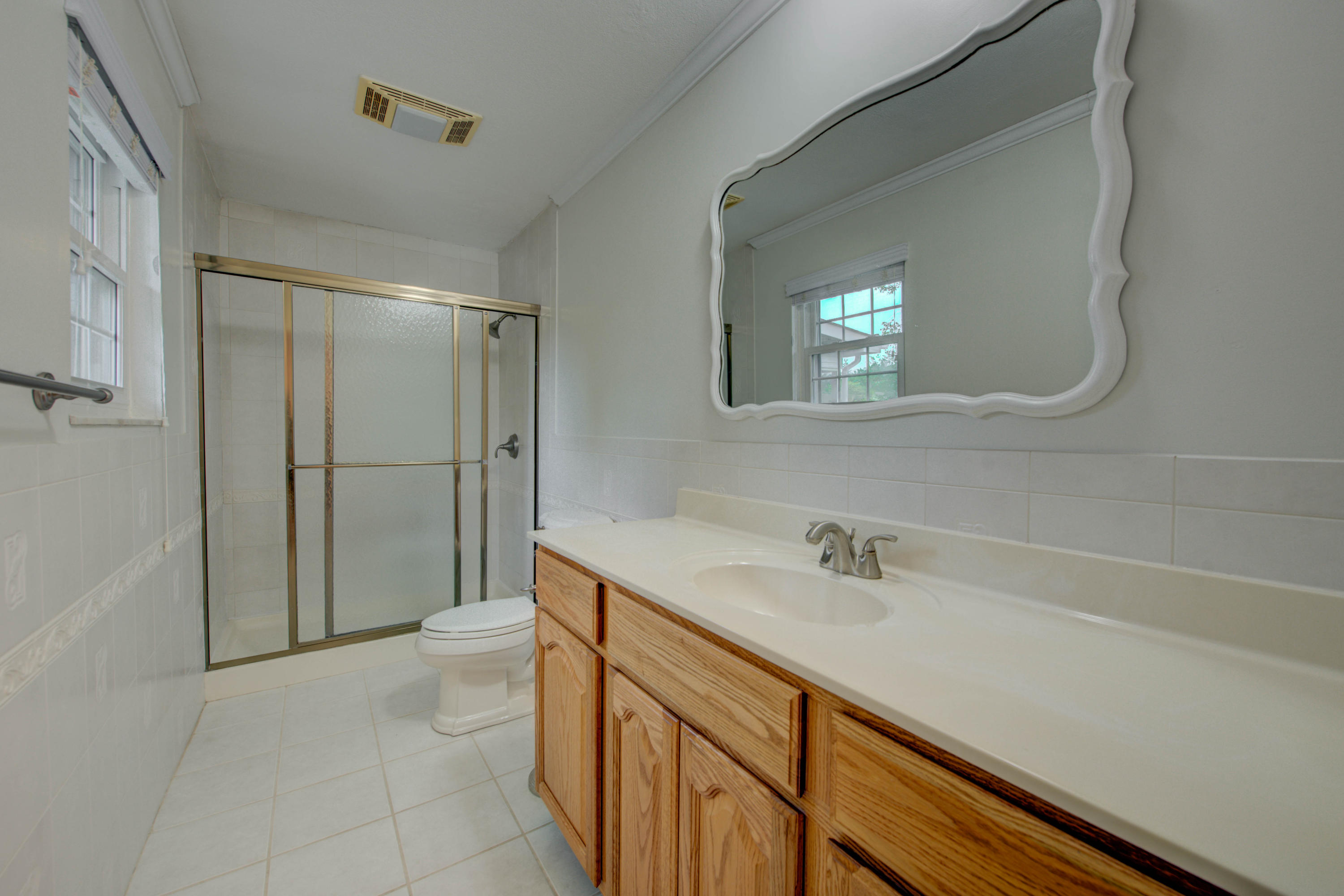 102 Carson Lane Oak Ridge, TN 37830 - Photo 26 of 36 Master Bathroom