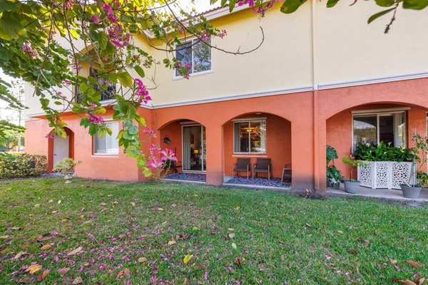 $329,000 | 55 Southeast Palermo, Unit 105, Stuart, FL 34994