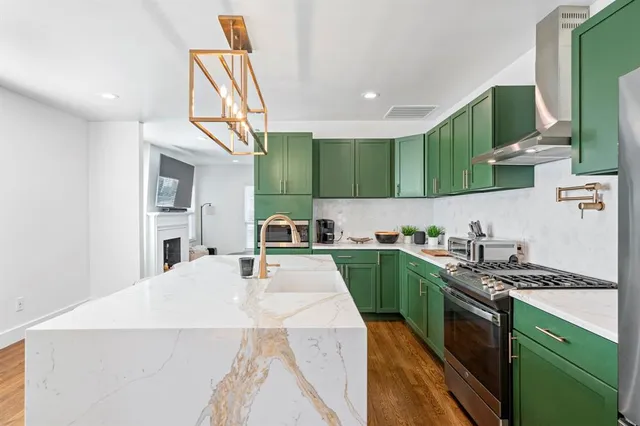 $855,000 | 6326 Lakeshore Drive, Dallas, TX 75214