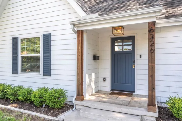 $855,000 | 6326 Lakeshore Drive, Dallas, TX 75214